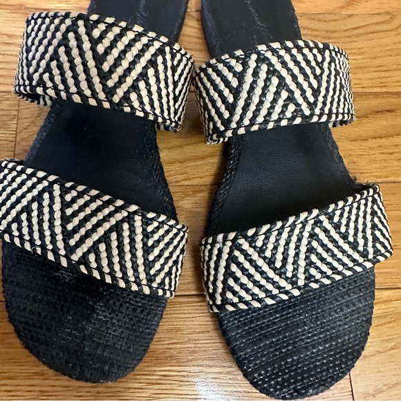 Universal Thread Black and Cream Woven Two Band Slide Sandals — Size 6 - Picture 2 of 5